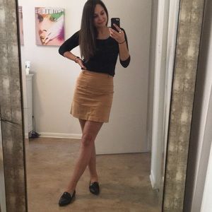 H&M High waisted skirt with 2 front pockets